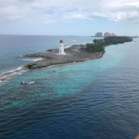 Meet your Posher, Lisa - Picture 1 of 1